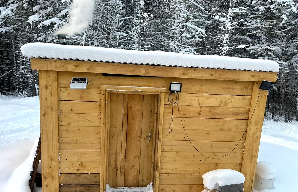 Cabane de production LongbowJo en hiver